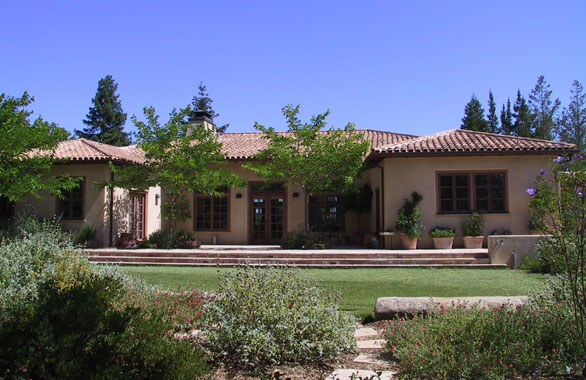 Dry Creek Courtyard, Back yard