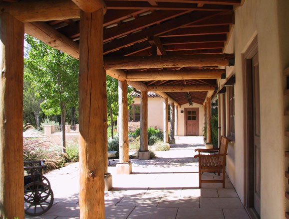 Dry Creek Courtyard, Walkway