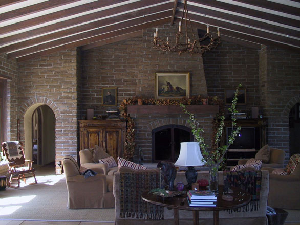 Dry Creek  Courtyard Living Roomvingroom